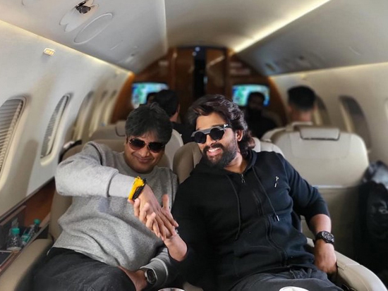 Allu Arjun n Harish Shankar in flight for an ad shoot